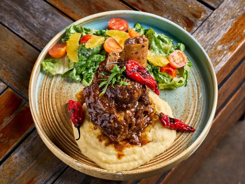 Codillo de cerdo pibil