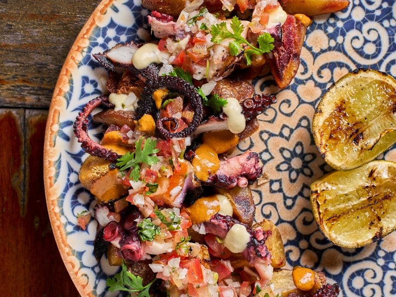 Pulpo al fuego del tequila